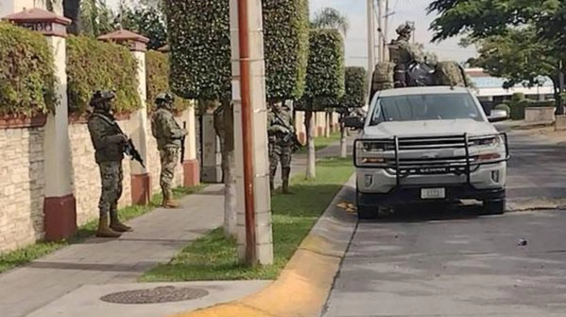 Hallan camioneta donde raptaron a marinos; la búsqueda no cesa en Zapopan